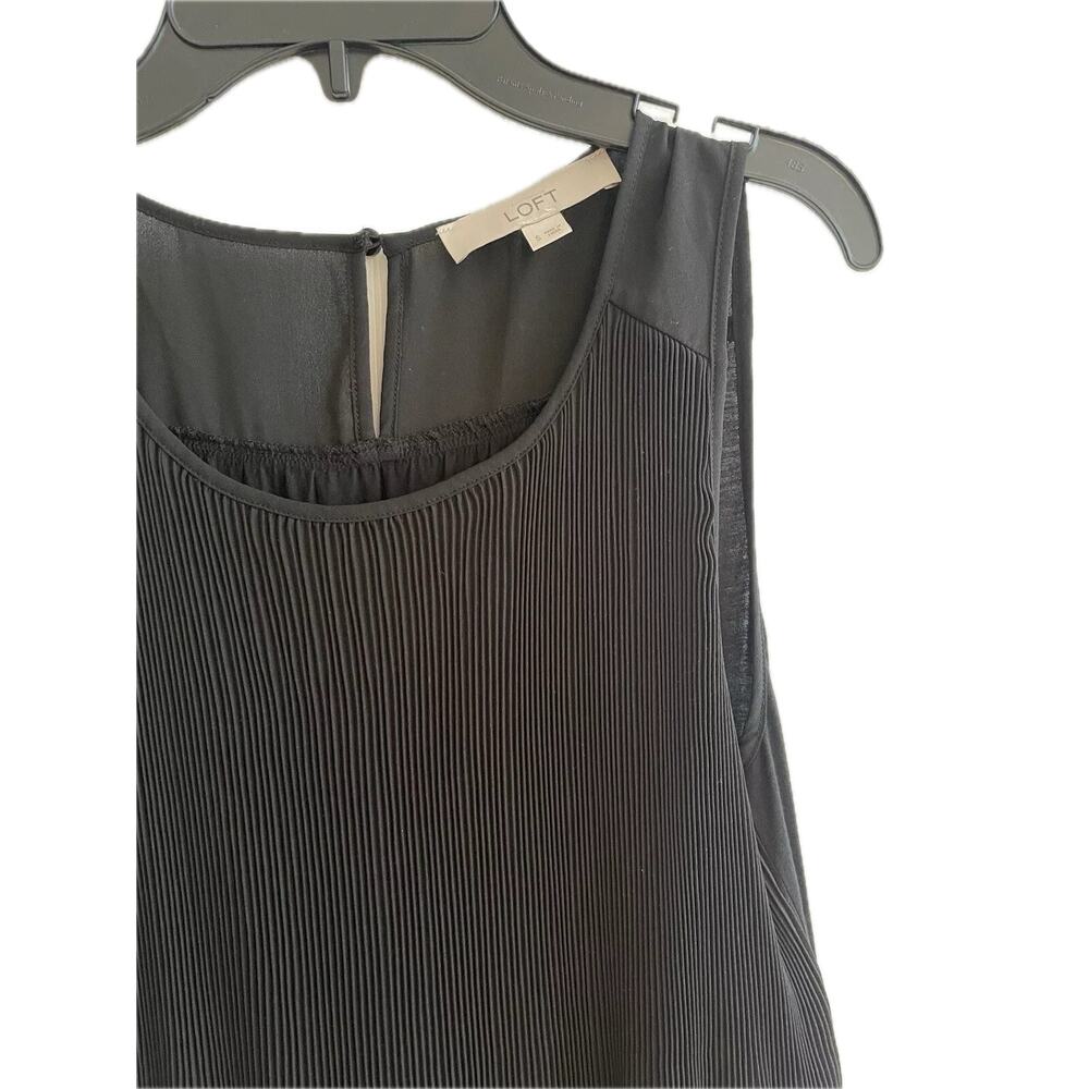 LOFT Pleated Flowy Black Sleeveless Tank Blouse Size Small - Picture 3 of 13